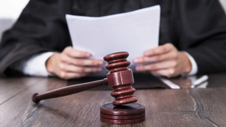justica-decide-soltar-estudante-brasileiro-de-18-anos-detido-nos-eua