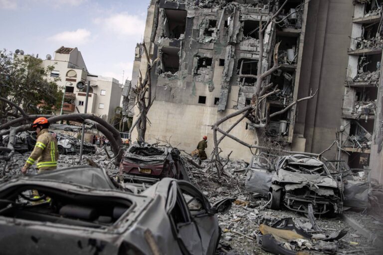 trump-critica-ira-e-israel,-que-cancela-ataque-maior-no-cessar-fogo