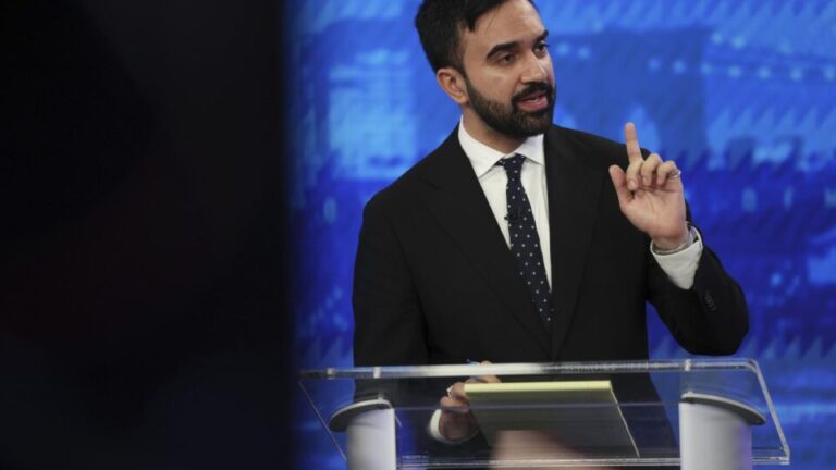 socialista-com-agenda-radical-vence-primarias-democratas-para-prefeitura-de-nova-york