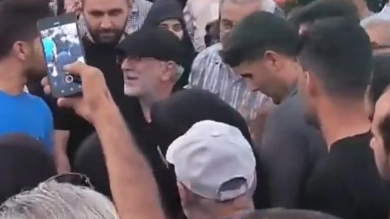 general-do-ira-dado-como-morto-aparece-em-celebracao-pelo-fim-da-guerra