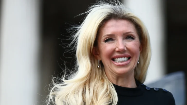 mae-e-acusada-de-matar-filha-com-cancer-devido-a-“teorias-da-conspiracao”