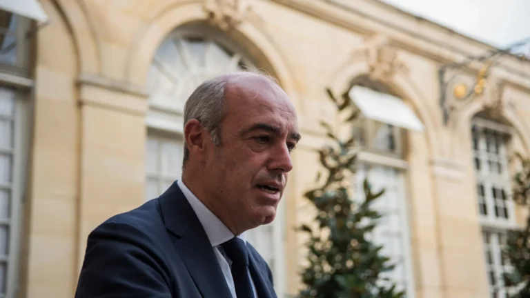 deputado-frances-olivier-marleix-e-encontrado-morto-aos-54-anos