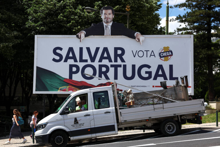 nostalgia-autoritaria-ameaca-democracias-pelo-mundo,-apontam-pesquisadores