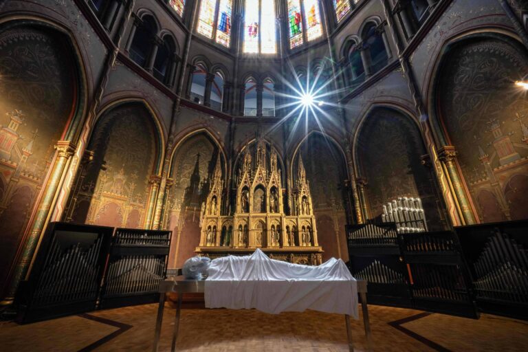 igreja-nomeia-padre-condenado-por-estupro-e-abre-crise-na-franca