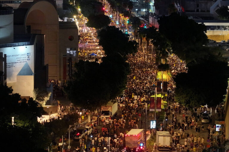 manifestantes-paralisam-israel-em-protesto-por-cessar-fogo-e-volta-de-refens