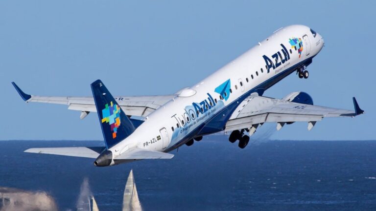 azul-anuncia-580-voos-extras-para-salvador-e-ilheus-durante-o-verao