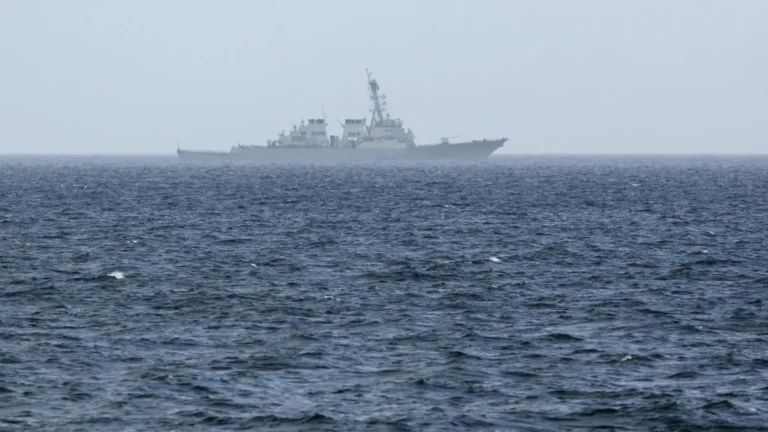 eua-enviam-navios-de-guerra-a-aguas-da-venezuela-para-enfrentar-maduro