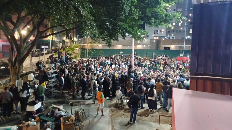 prefeitura-de-sp-da-mais-60-dias-para-teatro-de-conteiner-deixar-o-local;-artistas-protestam