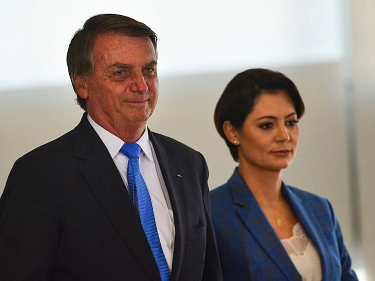pt-pede-ao-stf-nova-investigacao-contra-familia-bolsonaro-por-movimentacao-de-r$-30-milhoes