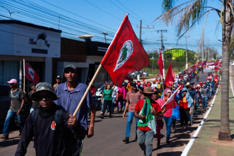apos-protesto-e-recuo-de-prefeitura,-mst-sela-acordo-por-escola-infantil-no-para
