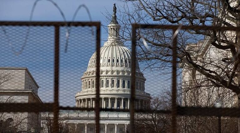 eua-passam-a-exigir-redes-sociais-publicas-e-vao-monitorar-estudantes-que-aplicam-para-visto