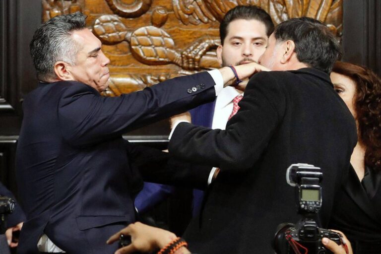 senadores-partem-para-agressao-fisica-no-mexico-apos-debate-sobre-eua;-veja-video