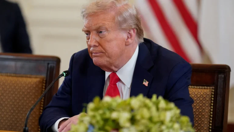 trump-pressiona-israel-para-acelerar-suas-operacoes-militares-em-gaza,-diz-site