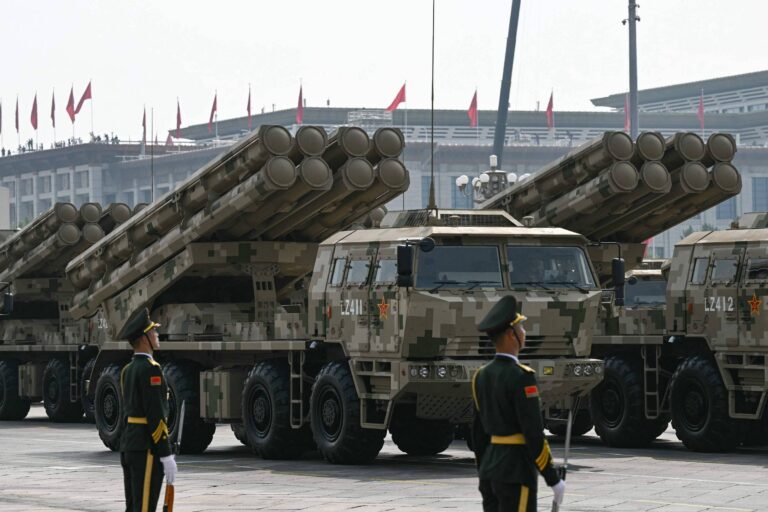 china-apresenta-pela-primeira-vez-triade-de-armamento-nuclear-em-desfile-militar