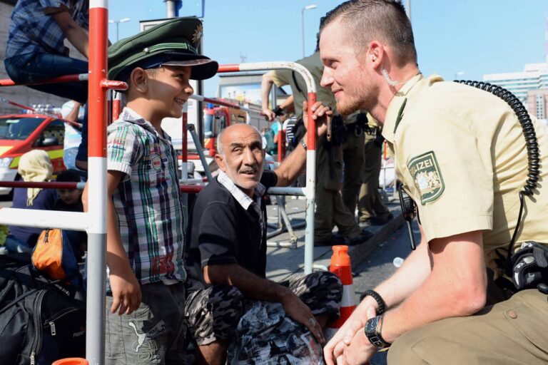 Da hospitalidade à hostilidade, visão de alemães sobre refugiados mudou em uma década da-hospitalidade-a-hostilidade,-visao-de-alemaes-sobre-refugiados-mudou-em-uma-decada