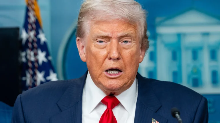 washington-critica-‘ocupacao-militar’-e-processa-trump-por-enviar-guarda-nacional