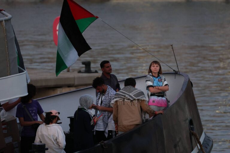 greta-thunberg-diz-que-primeiro-ministro-britanico-deve-‘impedir-genocidio-em-gaza’