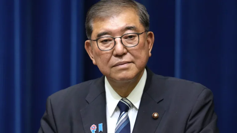 primeiro-ministro-japones-renuncia-apos-serie-de-derrotas-eleitorais