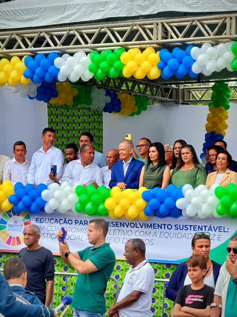 desfile-civico-de-7-de-setembro-reune-autoridades-e-milhares-de-pessoas-em-valenca