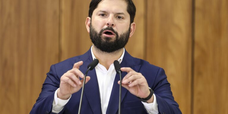 boric-e-petro-se-manifestam-apos-condenacao-de-bolsonaro