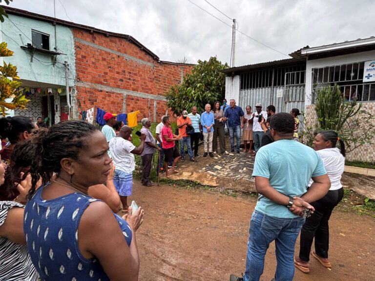 marcos-medrado,-prefeito-de-valenca,-ouve-a-comunidade-e-anuncia-obras-na-bairro-da-jaqueira