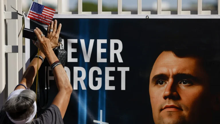 funeral-do-conservador-charlie-kirk-gera-tensao-e-seguranca-apertada