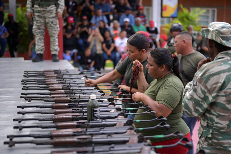 Maduro rejeita acusações de tráfico de drogas e convida Trump para diálogo maduro-rejeita-acusacoes-de-trafico-de-drogas-e-convida-trump-para-dialogo