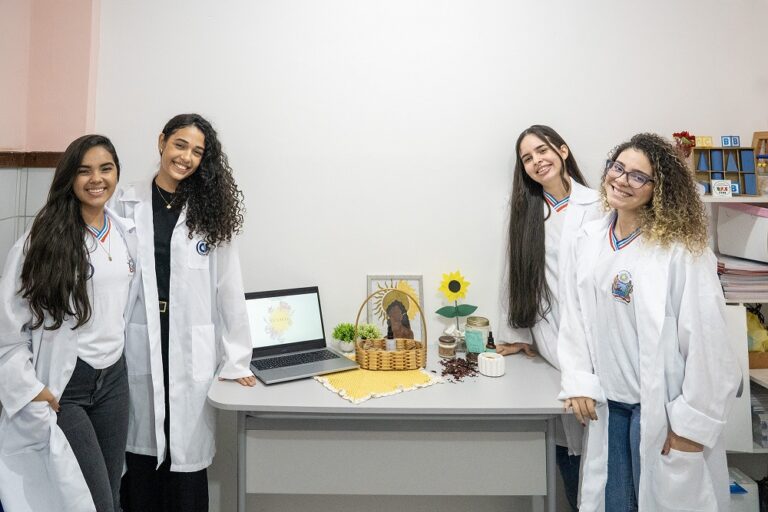 estudantes-baianas-utilizam-buriti-e-hibisco-para-criar-bronzeador-sustentavel