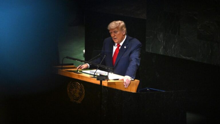 trump-diz-que-servico-secreto-vai-investigar-sabotagem-em-escada,-som-e-teleprompter-da-onu