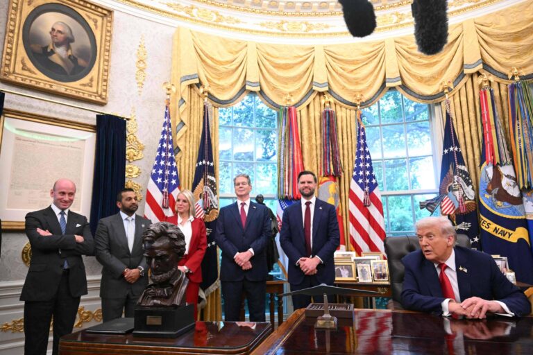 trump-assina-decreto-que-permite-a-pena-de-morte-em-washington