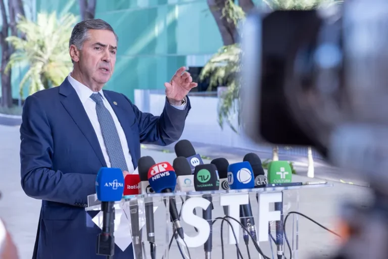 barroso-diz-que-stf-deve-avaliar-reacao-contra-sancoes-dos-eua