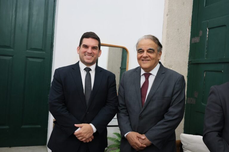 tjba-prestigia-outorga-da-medalha-thome-de-souza-ao-desembargador-eleitoral-ricardo-maracaja