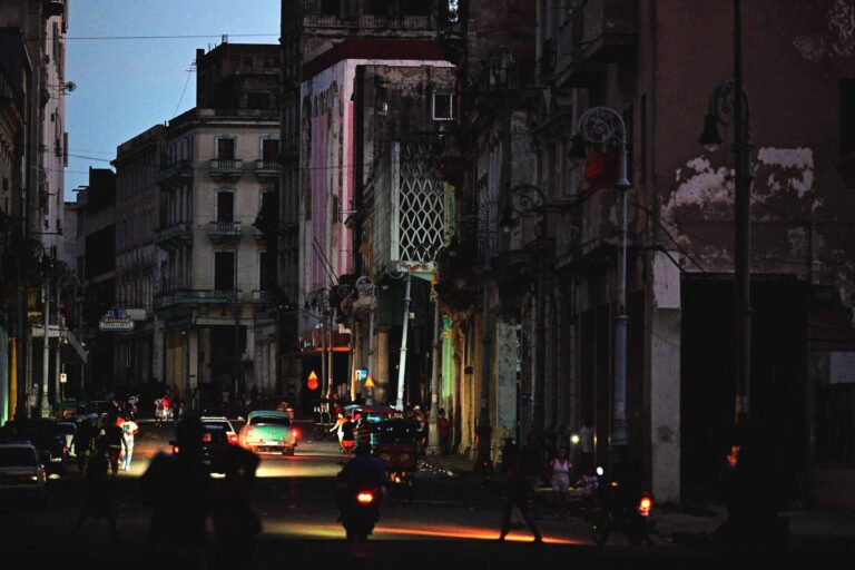 Em crise profunda, Cuba vive apagar das luzes em-crise-profunda,-cuba-vive-apagar-das-luzes