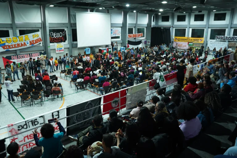 cupula-de-movimentos-populares-sofre-ataque-e-denuncia-avanco-da-violencia-politica-na-colombia