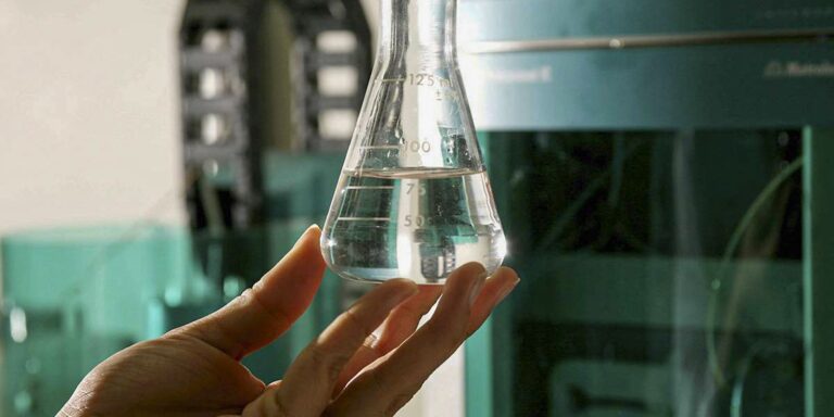 governo-emite-alerta-urgente-sobre-bebidas-adulteradas-em-sp