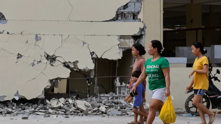 terremoto-nas-filipinas-deixa-72-mortos-e-milhares-de-desabrigados