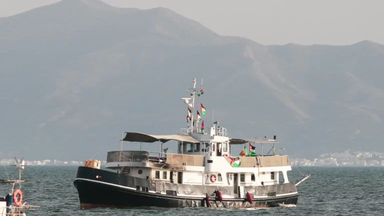 israel-intercepta-flotilha-rumo-a-gaza-e-afirma-que-levara-ativistas-para-porto