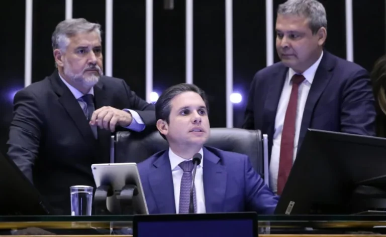 governo-lula-supera-polarizacao-na-camara-e-isencao-de-imposto-de-renda-tem-aprovacao-unanime