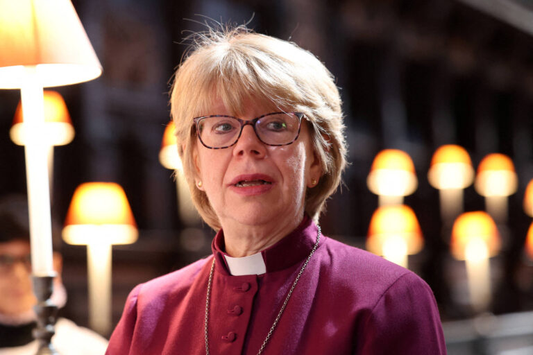 reino-unido-nomeia-sarah-mullally-como-primeira-mulher-a-liderar-igreja-anglicana