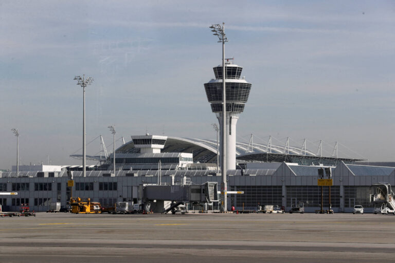 aeroporto-de-munique-suspende-operacoes-apos-avistamento-de-drones-em-seu-espaco-aereo