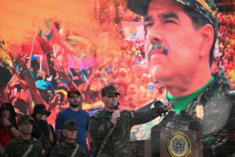 venezuela-diz-que-cinco-cacas-dos-eua-se-aproximaram-de-seu-litoral