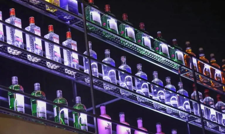 ministerio-da-saude-confirma-113-registros-de-intoxicacao-por-metanol