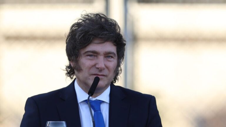 milei-propoe-responsabilizar-jovens-a-partir-de-13-anos-em-reforma-penal-da-argentina