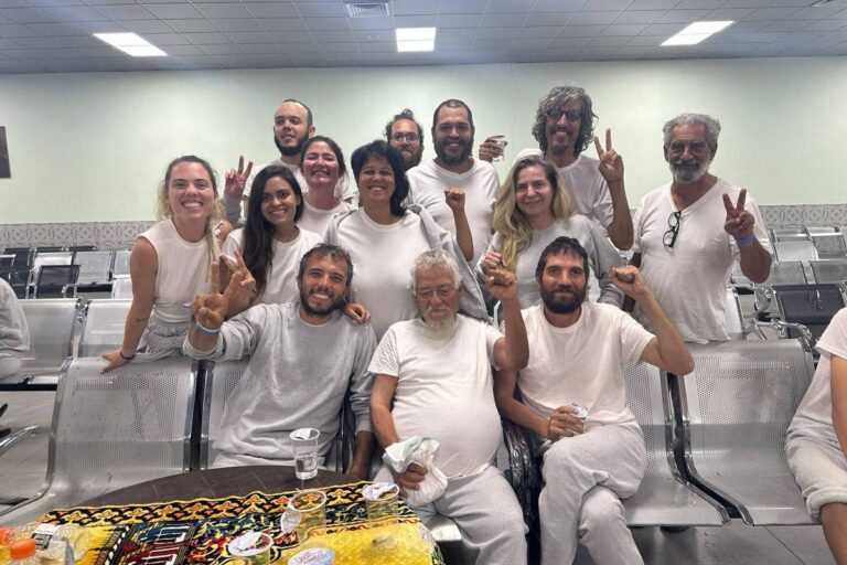 brasileiros-da-flotilha-que-foram-presos-por-israel-sao-deportados-para-jordania