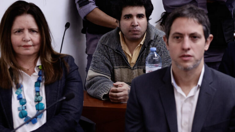 Justiça da Argentina condena a dez anos de prisão brasileiro que tentou matar Cristina Kirchner justica-da-argentina-condena-a-dez-anos-de-prisao-brasileiro-que-tentou-matar-cristina-kirchner