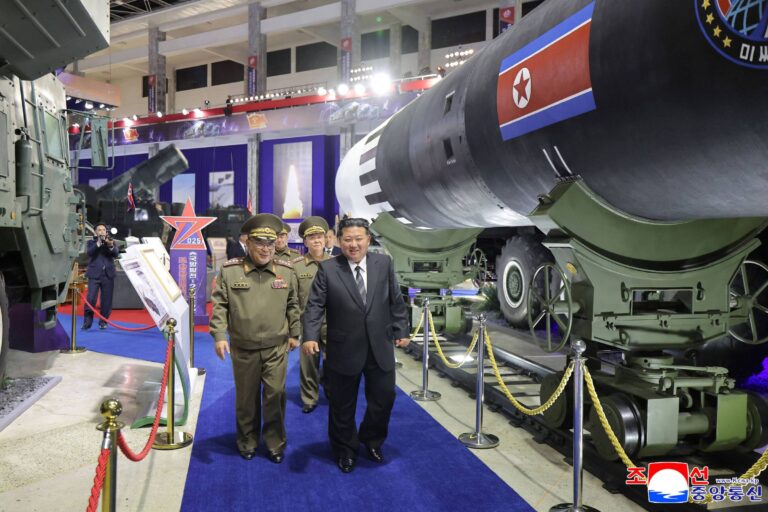 Kim Jong-un prepara desfile para ostentar poder militar da Coreia do Norte kim-jong-un-prepara-desfile-para-ostentar-poder-militar-da-coreia-do-norte