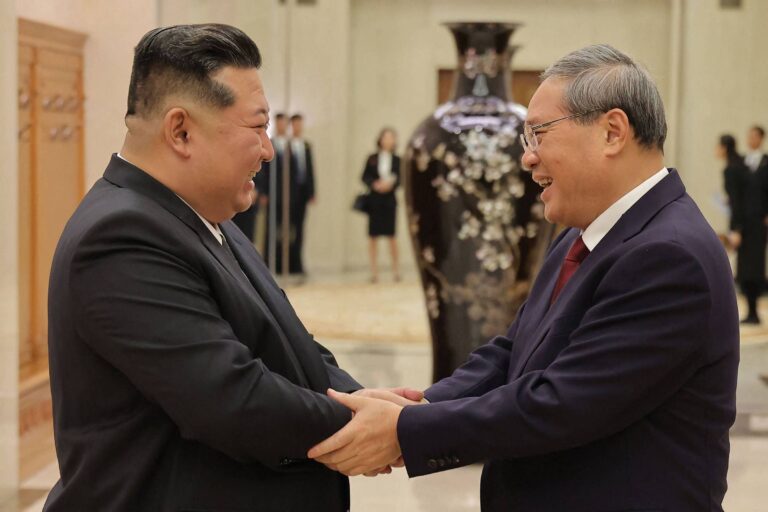 premie-chines-visita-a-coreia-do-norte-e-aprofunda-votos-de-cooperacao-com-kim-jong-un