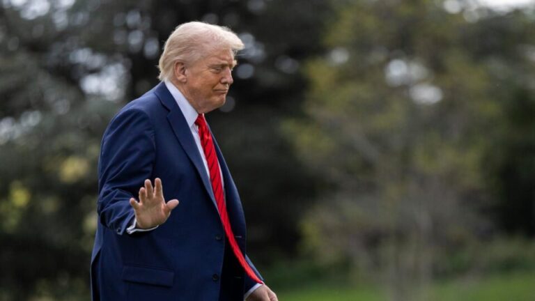 trump-anuncia-tarifa-adicional-de-100%-sobre-produtos-da-china