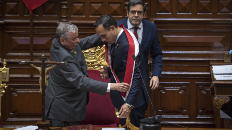 Crise sem fim: Peru tem sétimo presidente em nove anos crise-sem-fim:-peru-tem-setimo-presidente-em-nove-anos