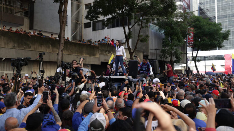 corina-celebra-nobel-e-diz-que-conta-com-trump:-impulso-para-conquistar-a-liberdade